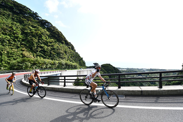 東京、だけど別世界！ 「伊豆大島御神火ライド」で新たな”サイクリストの聖地”が誕生